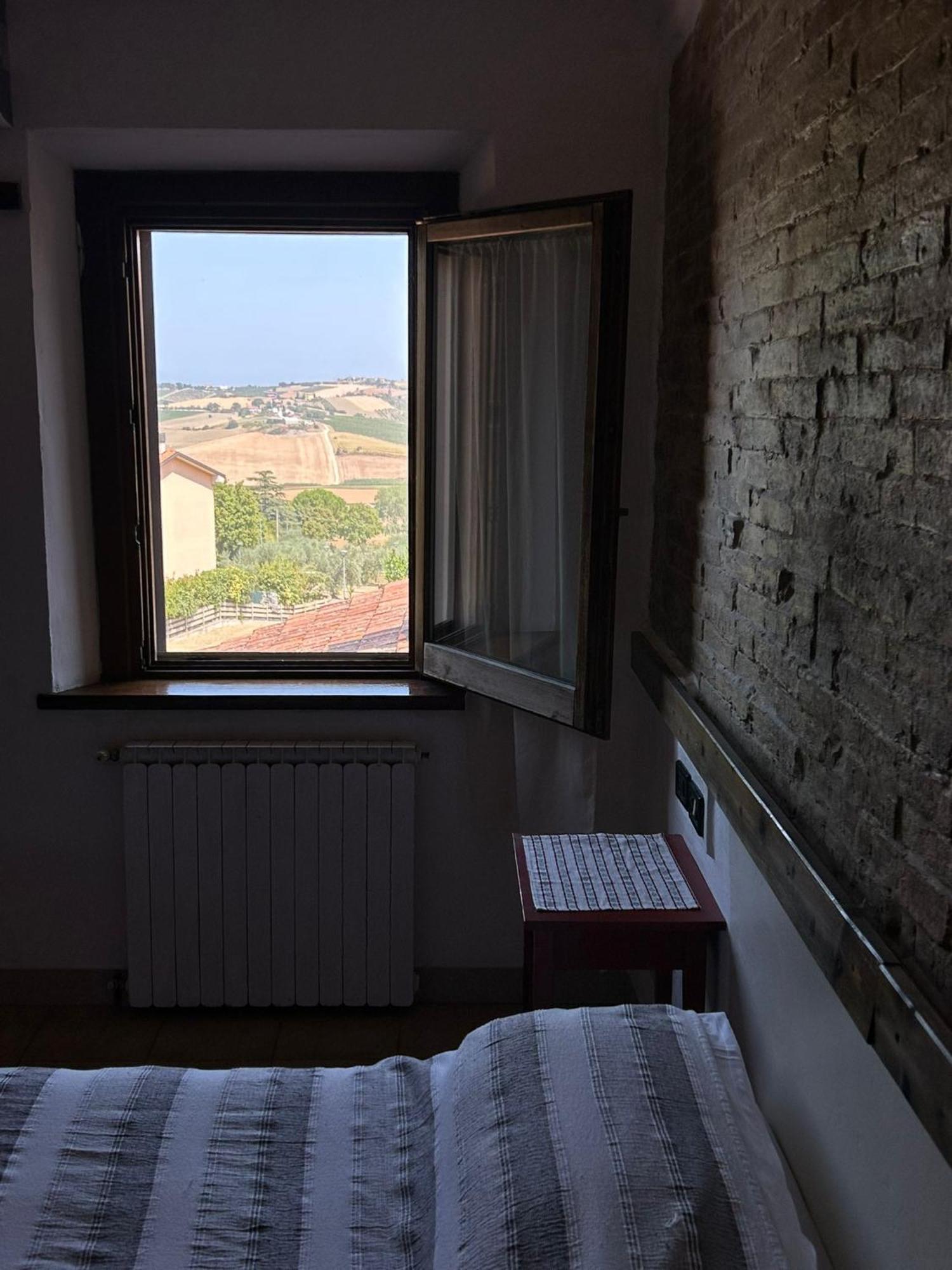 Bed and Breakfast Ca'Silvia à San Savino  Extérieur photo